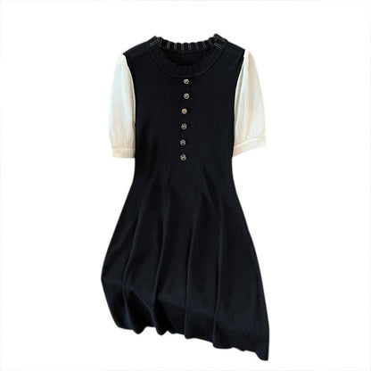 Spliced Knitted Short Sleeve Dress with Wooden Collar