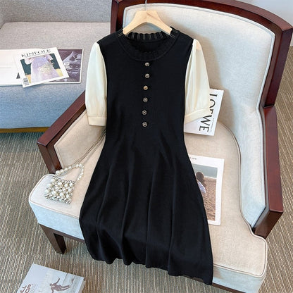 Spliced Knitted Short Sleeve Dress with Wooden Collar
