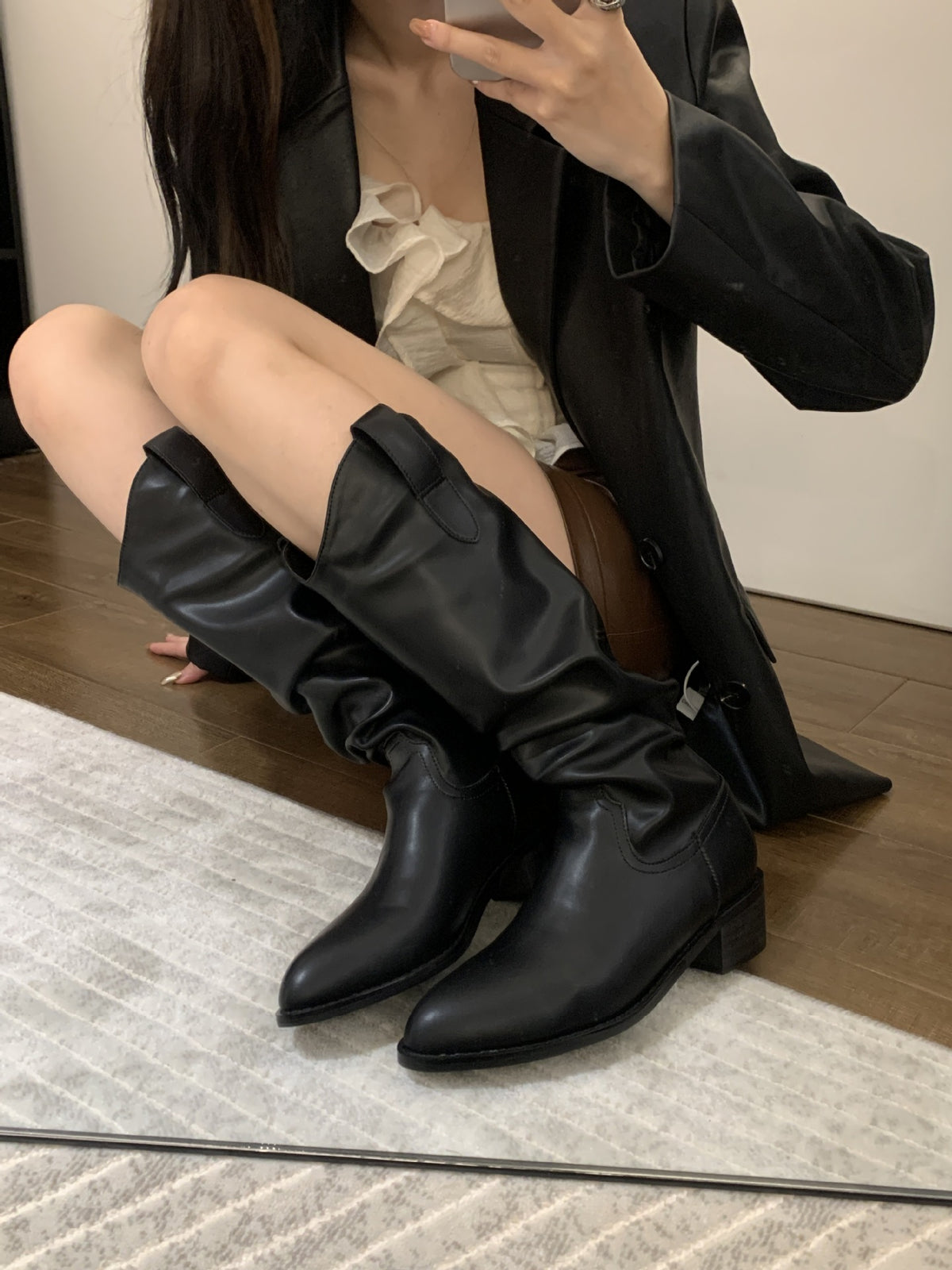 Large Pleated Belt Buckle Women's Mid-Tube Boots
