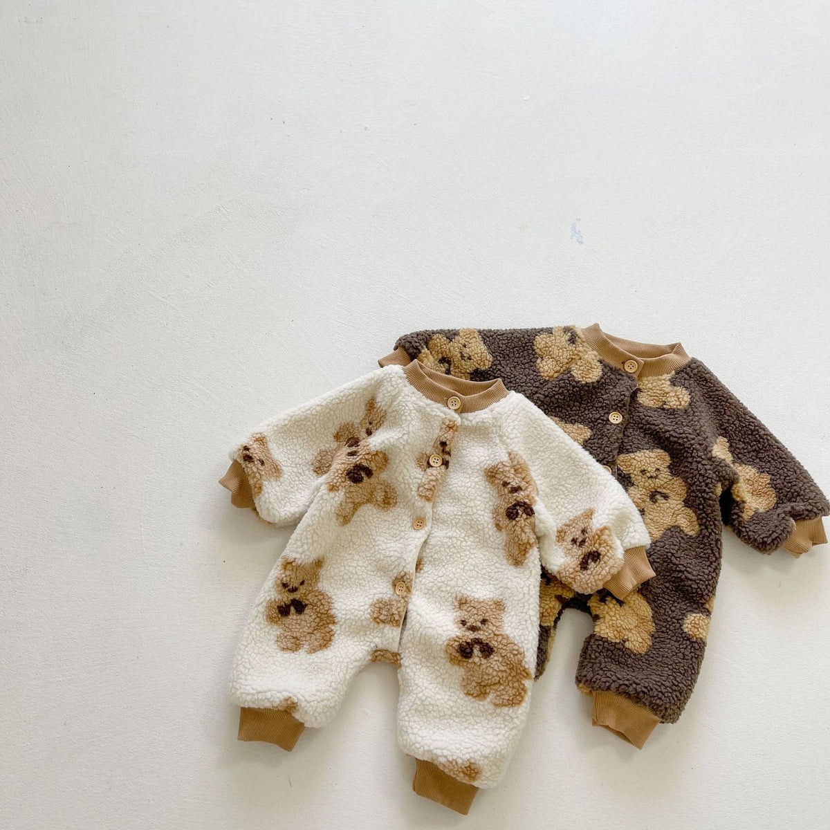 Korean-Style Baby Onesie with Bear Print for Autumn/Winter